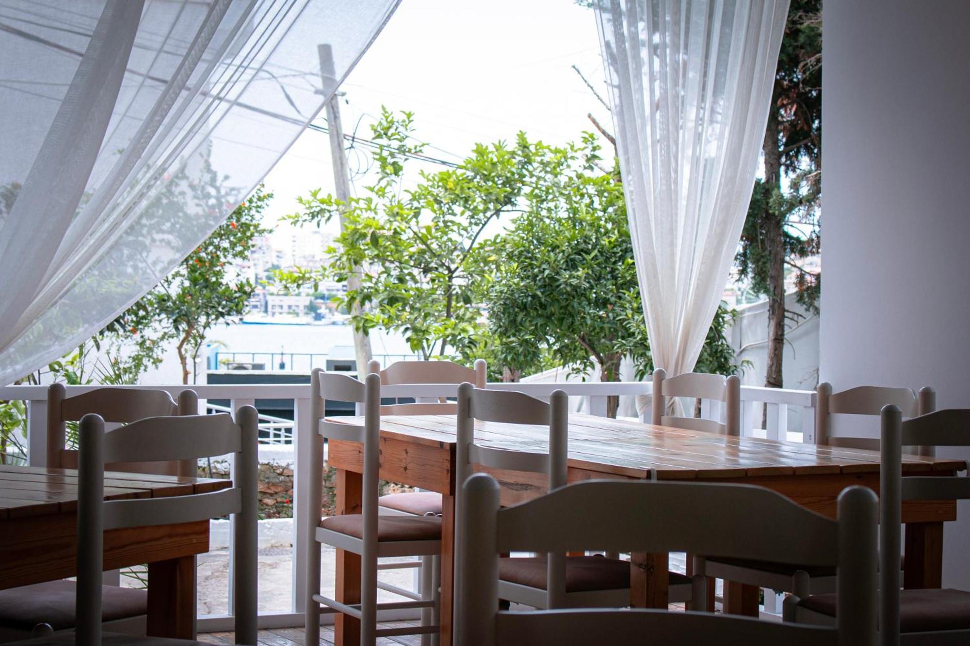 Hotel Fron Sarandë Exteriér fotografie